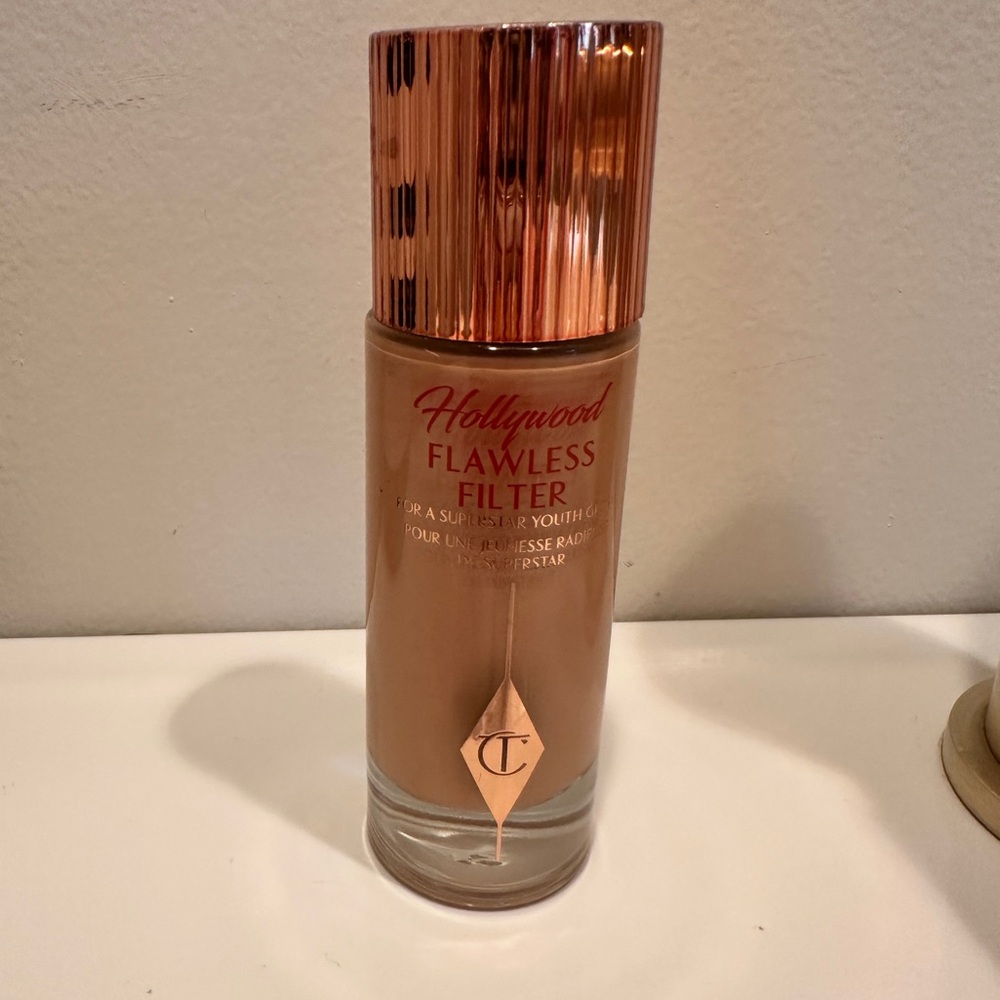 Charlotte Tilbury Hollywood Flawless Filter - Warm Beige